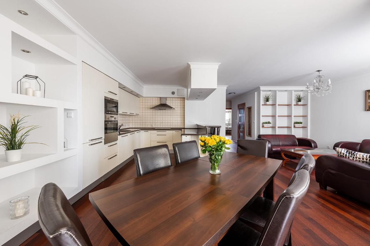 Bukowinska 12 Prywatne Mieszkanie 80M2 Z Dwiema Sypialniami I Balkonem 2X Bezplatne Miejsca Parkingowe Samodzielne Zameldowanie! Private Garage! Self Check-In System! 华沙 外观 照片