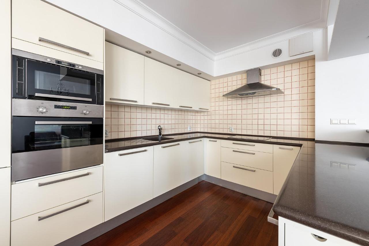 Bukowinska 12 Prywatne Mieszkanie 80M2 Z Dwiema Sypialniami I Balkonem 2X Bezplatne Miejsca Parkingowe Samodzielne Zameldowanie! Private Garage! Self Check-In System! 华沙 外观 照片